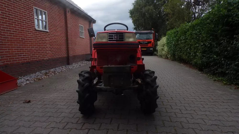 Kubota B-40